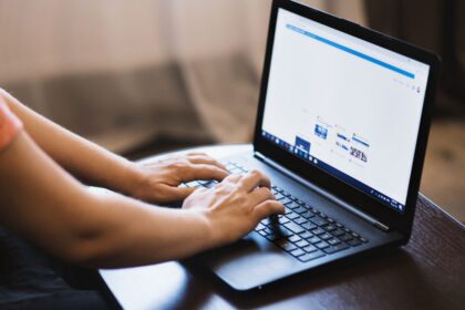 quais os tipos de sistemas operacionais